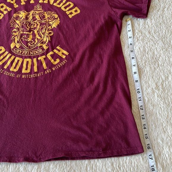 Gryffindor Short sleeve shirt size XL - Picture 14 of 16